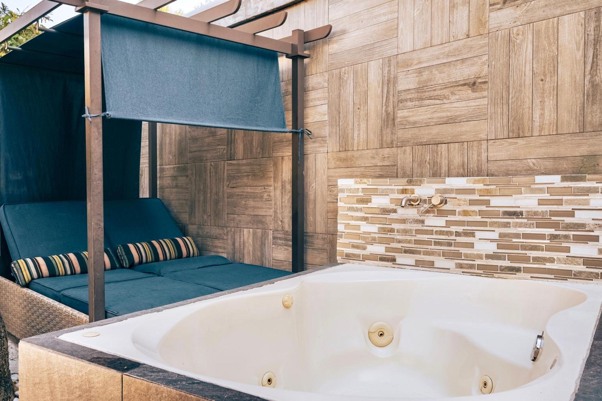 Loft Arte Y Diseno Alberca Climatizada, Amenidades Y Lujo, Terraza Privada Con Asador De Carbon, Cuernavaca Somos Los Unicos Que Te Ofrecemos Para Tu Uso Personal Y Exclusivo 2 Jacuzzis Con Agua Caliente Y Sistema De Hidromasaje Tipo Spa Dış mekan fotoğraf