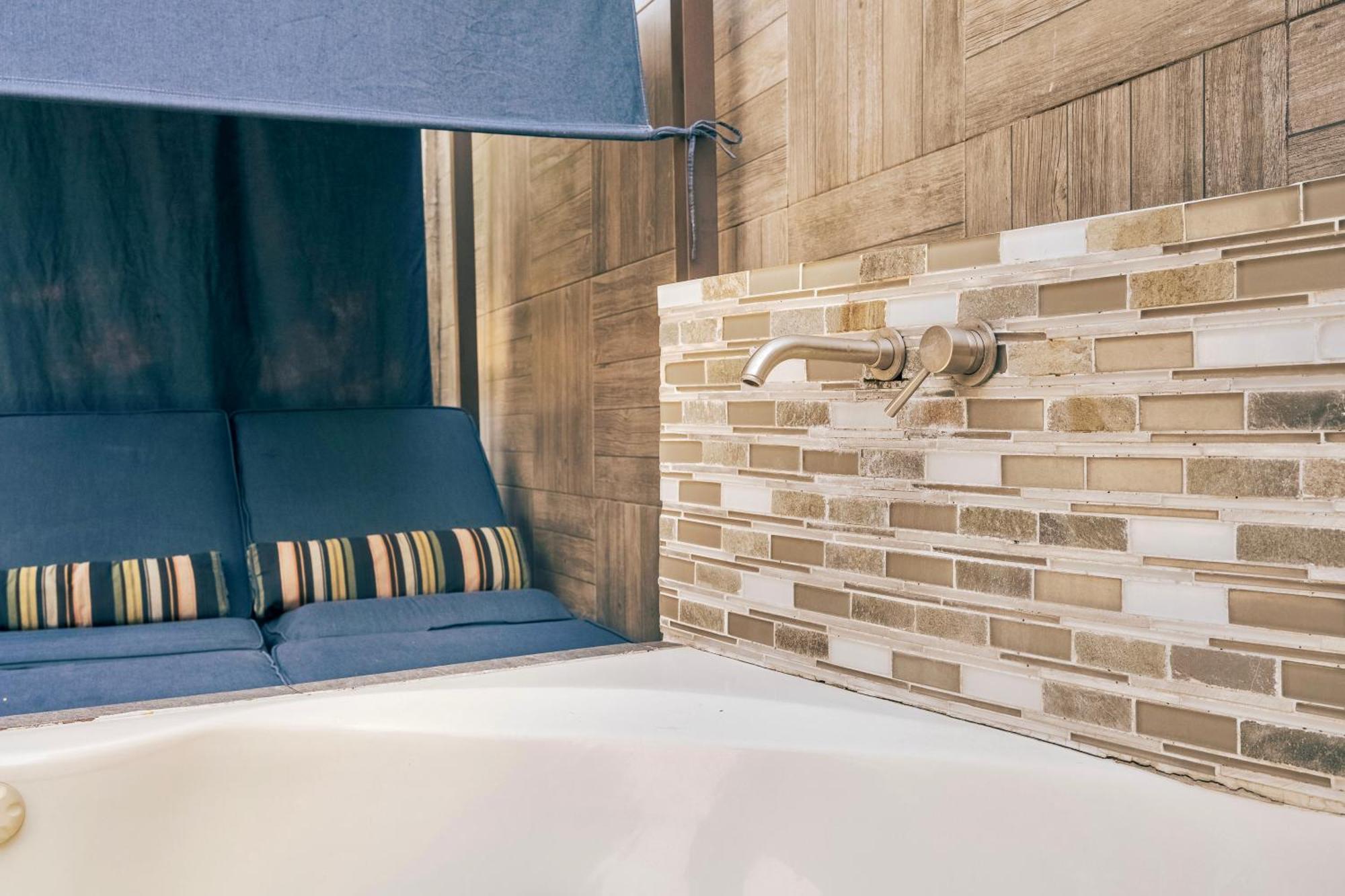 Loft Arte Y Diseno Alberca Climatizada, Amenidades Y Lujo, Terraza Privada Con Asador De Carbon, Cuernavaca Somos Los Unicos Que Te Ofrecemos Para Tu Uso Personal Y Exclusivo 2 Jacuzzis Con Agua Caliente Y Sistema De Hidromasaje Tipo Spa Dış mekan fotoğraf